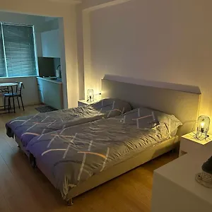Apartment Johana Blloku In Amazing Location!, Tirana